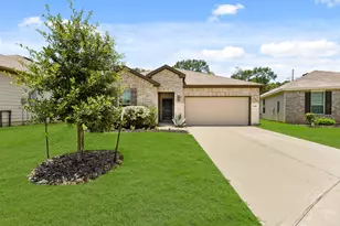 2340 N Amber Ruse Ct, Conroe, TX 77304 - Photo 2