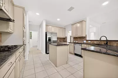 22 Westwinds Circle NE, The Woodlands, TX 77382 - Photo 14