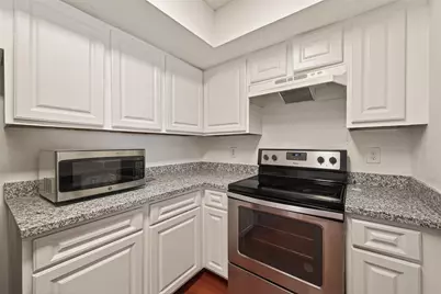 2818 S Bartell Drive #25, Houston, TX 77054 - Photo 4