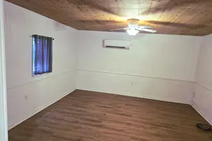 369 E Chestnut St, Winnie, TX 77665 - Photo 8