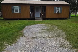 369 E Chestnut St, Winnie, TX 77665 - Photo 6