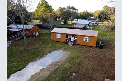 369 E Chestnut Street, Winnie, TX 77665 - Photo 4