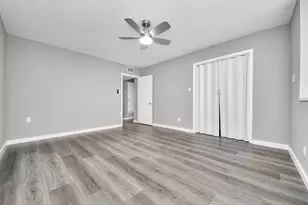 6311 Riverview Way, Houston, TX 77057 - Photo 14