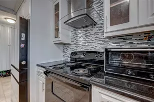 10189 Beekman Pl Dr, Houston, TX 77043 - Photo 18