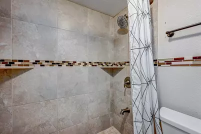 10189 Beekman Place Drive, Houston, TX 77043 - Photo 30