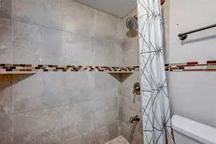 10189 Beekman Pl Dr, Houston, TX 77043 - Photo 30