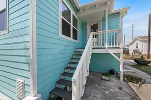 2023 1/2 Hollywood Ave, Galveston, TX 77551 - Photo 32