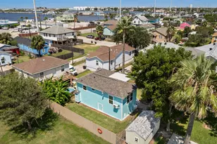 2023 1/2 Hollywood Ave, Galveston, TX 77551 - Photo 40