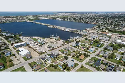 2023 1/2 Hollywood Avenue, Galveston, TX 77551 - Photo 46