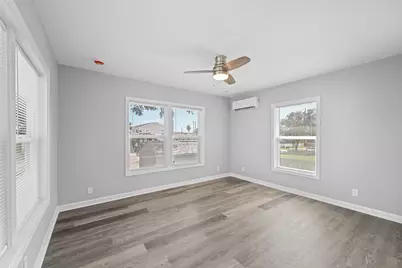 2023 1/2 Hollywood Avenue, Galveston, TX 77551 - Photo 20