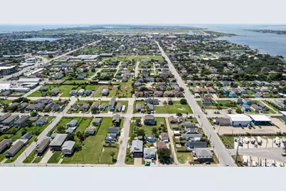 2023 1/2 Hollywood Avenue, Galveston, TX 77551 - Photo 48