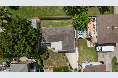 2023 1/2 Hollywood Avenue, Galveston, TX 77551 - Photo 38