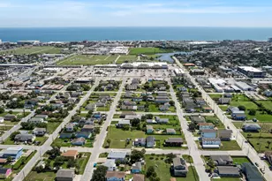 2023 1/2 Hollywood Ave, Galveston, TX 77551 - Photo 42