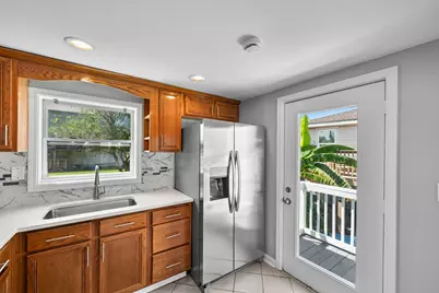 2023 1/2 Hollywood Avenue, Galveston, TX 77551 - Photo 16