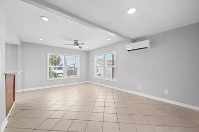 2023 1/2 Hollywood Avenue, Galveston, TX 77551 - Photo 8
