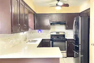 128 Houston St, Angleton, TX 77515 - Photo 4