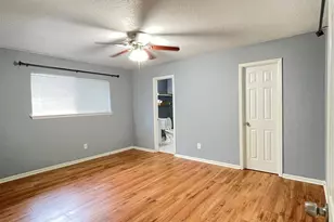 128 Houston St, Angleton, TX 77515 - Photo 12