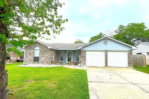 128 Houston St, Angleton, TX 77515 - Photo 1