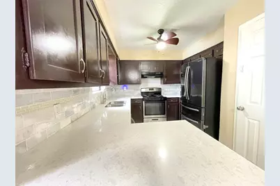 128 Houston Street, Angleton, TX 77515 - Photo 2