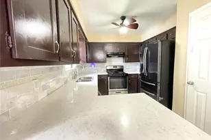 128 Houston St, Angleton, TX 77515 - Photo 2