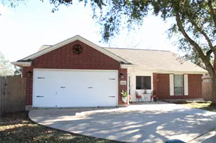 1709 Woodway Cir, Dickinson, TX 77539 - Photo 1