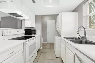14333 Memorial Drive #99, Houston, TX 77079 - Photo 6