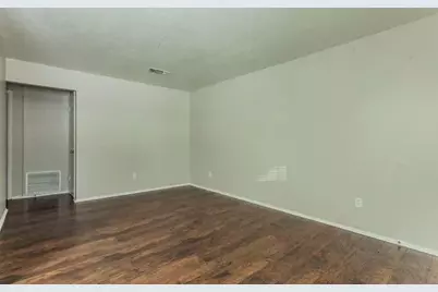 600 E Craven #205, , TX `7670 - Photo 2