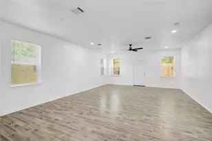 9932 Fillmore St, Houston, TX 77029 - Photo 8