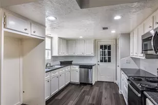 12757 Lake Conroe Hills Dr, Willis, TX 77318 - Photo 12