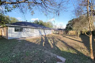 2024 Stones throw Dr, Bay City, TX 77414 - Photo 32
