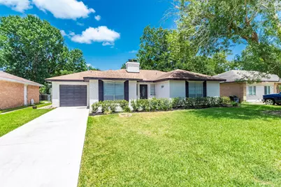 405 Avondale Lane, Friendswood, TX 77546 - Photo 1