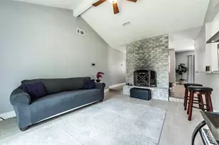 405 Avondale Ln, Friendswood, TX 77546 - Photo 10