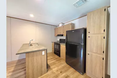 401 S Woodson Street #10, Willis, TX 77378 - Photo 6