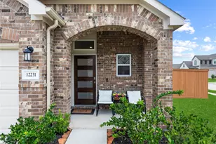 12231 Carling Straight Dr, Houston, TX 77044 - Photo 2