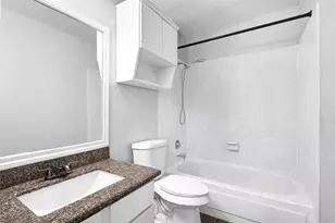 10811 Richmond Ave, Houston, TX 77042 - Photo 18