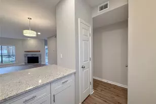 3100 Walnut Bend Ln, Houston, TX 77042 - Photo 16