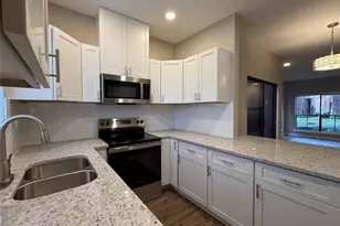 3100 Walnut Bend Ln, Houston, TX 77042 - Photo 14