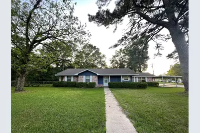 1015 Dogwood Avenue, Livingston, TX 77351 - Photo 1