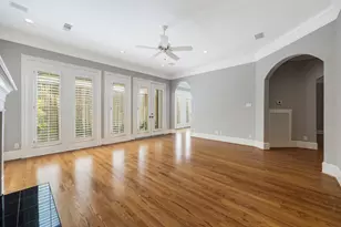 2426 Nantucket Dr, Houston, TX 77057 - Photo 18