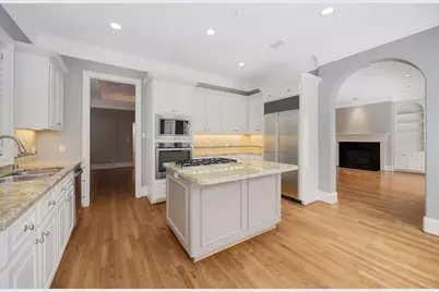 2426 Nantucket Drive #D, Houston, TX 77057 - Photo 22