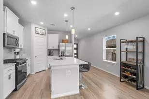 18581 Meadow Point Ln, Conroe, TX 77316 - Photo 8