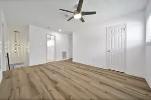 9411 Roos Rd, Houston, TX 77036 - Photo 32