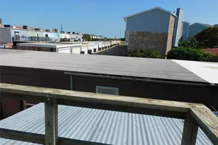 414 1st St, Galveston, TX 77550 - Photo 20