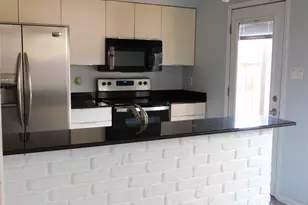 414 1st St, Galveston, TX 77550 - Photo 2