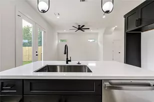 9007 Noel St, Houston, TX 77033 - Photo 42