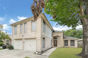 10323 Emerald Pine Dr, Houston, TX 77070 - Photo 2