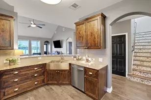 4618 Legends Bay Dr, Baytown, TX 77523 - Photo 14