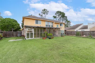 15119 Plaza Libre Drive, Houston, TX 77083 - Photo 28