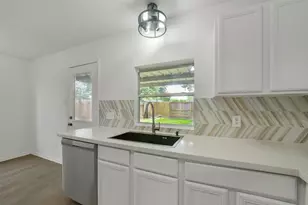2811 Packard Elm St, Houston, TX 77038 - Photo 14