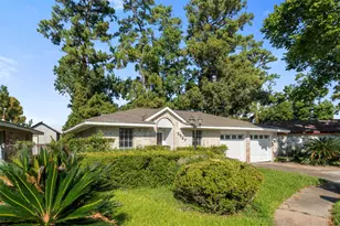 9627 Glenwood Forest Dr, Houston, TX 77078 - Photo 2